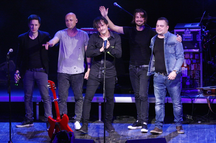 FOTO: Kapela Chinaski. – stránka 82