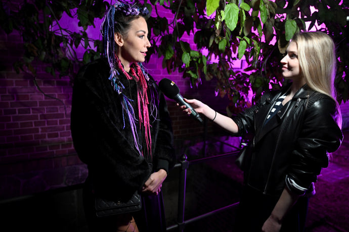 FOTO: Agáta poskytla naší redakci rozhovor. – stránka 2028