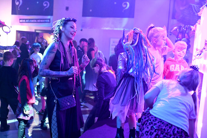 FOTO: S Miou si střihly i taneček. – stránka 2020