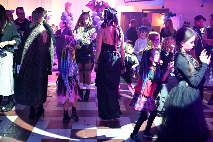 FOTO: Agáta s Miou se rozhodly, že si střihnou taneček. – stránka 2017