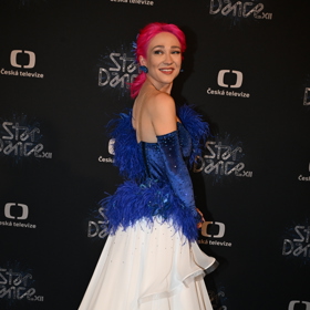 Tereza Mašková je charakteristická svými růžovými vlasy.