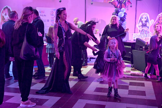 FOTO: Agáta s Miou na tanečním parketu. – stránka 2010