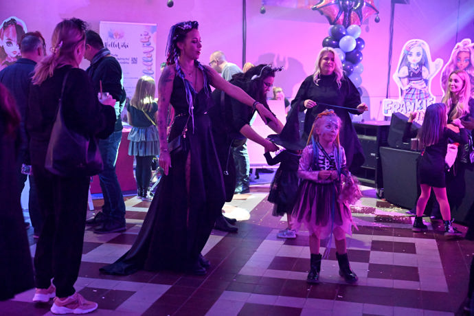 FOTO: Agáta s Miou na tanečním parketu. – stránka 2009