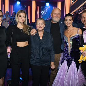 Ivu Kubelkovou ve StarDance pravidelně podporuje partner George Jirasek a také obě dcery, Natálie a Karolína.