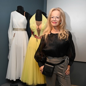 Jitka Asterová zapózovala u kostýmů z taneční soutěže StarDance ...když hvězdy tančí.