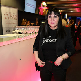 Lenka se zastala Dagmar Patrasové. 