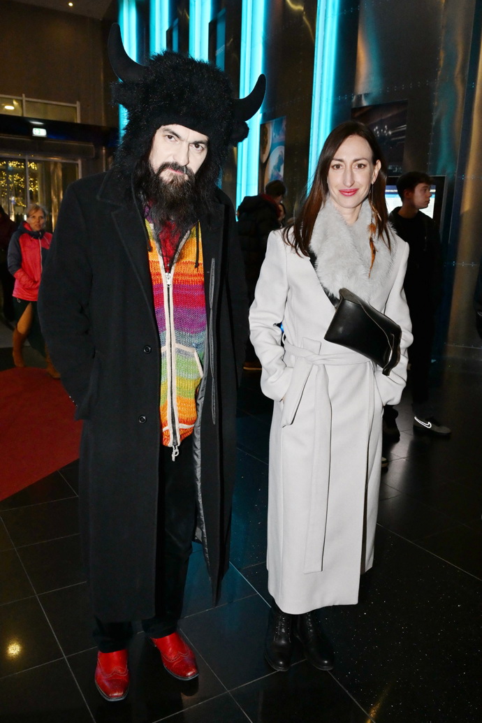 FOTO: Nechyběla ani čertí čepice. – stránka 679