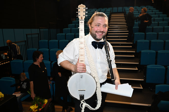 FOTO: Felix Slováček měl na premiéře maminku. – stránka 651