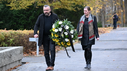 FOTO: Ve zlínském krematoriu se rodina a přátelé rozloučili s legendárním gólmanem Romanem Čechmánkem.