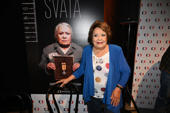 FOTO: Jiřina Bohdalová si střihla hlavní roli v novém dramatu Svatá. – stránka 681