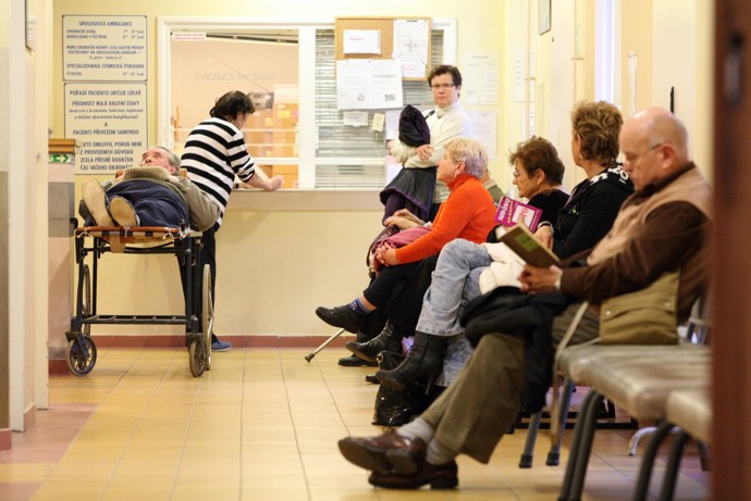 Foto k tématům nemocnice, čekárna – stránka 30