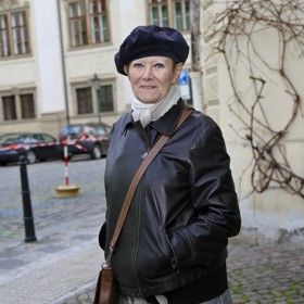 Ve věku 86 let zemřela herečka Zdena Hadrbolcová, představitelka pekařky Růženky ze seriálu Ulice a dalších nezapomenutelných rolí.