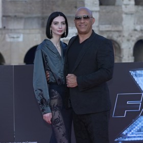 Jejím kmotrem je tátův filmový kolega a velmi dobrý kamarád Vin Diesel. Možná to byl právě on, kdo Meadow pomáhal vzpamatovat se z tátovy smrti.