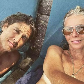 S manželem Bradem Falchukem sdílejí domácnost se čtyřmi puberťáky, kteří zpočátku nedokázali najít společnou řeč.