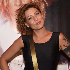 Adéla Elbel je sympatická žena.