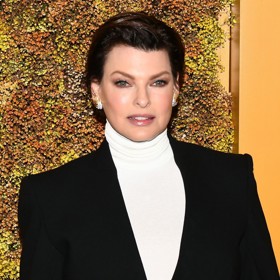 Supermodelka Linda Evangelista je už léta single a muže nehledá. Prý už nechce poslouchat, jak někdo vedle ní v posteli dýchá.
