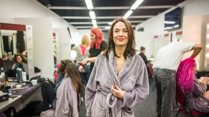 FOTO: Tereza Kostková se převlékla z županu do krásných šatů.