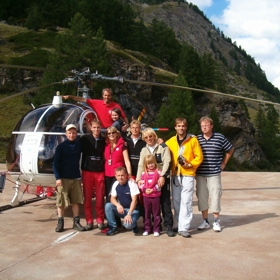 Natáčelo se v různých lokacích, kromě Švýcarska také v Tatrách. Před zahájením filmování počasí notně zkomplikovalo práci. Cesty byly zaváté a vypadalo to, že filmová klapka vůbec nepadne.