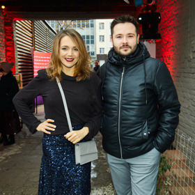 S úsměvem na tiskovku dorazila i Lucie Vondráčková se svým odrostlejším mikádem. 