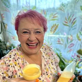 Cukrářka Mirka van Gils Slavíková se se čtenáři Lifee.cz podělila o recept na vaječný koňak podle svého tatínka.