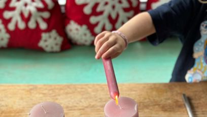 FOTO: Agáta Hanychová má letos vánoční dekorace v růžovém nádechu.