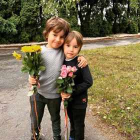 Kristiána s Jonášem dělí dva roky, starší Kristián šel letos do první třídy.