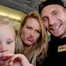 Tátou malé Izabelky je podnikatel Miloš Kadeřábek.