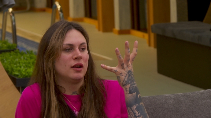 FOTO: Zoe Black je už z Ronalda Obertina znechucená. – stránka 99