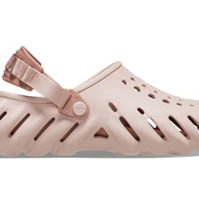 Vždy připraveni. Značka Crocs už nabízí jeden ze svých nejnovějších modelů v aktuálním odstínu roku 2024. (1 699 Kč)