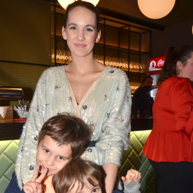 Muzikálová zpěvačka Michaela Tomešová se se syny Kristiánem a Jonášem připravuje na poslední Vánoce s Ježíškem.