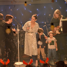 Michaela Tomešová nedávno syny vyvedla na pódium na koncertu Milana Peroutky.