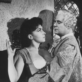 Film existuje v černobílé a barevné verzi.