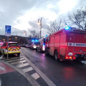 Na místě střelby zasahovaly policejní hlídky i hasiči.