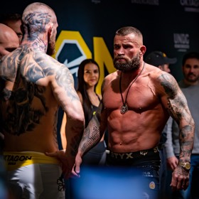 Podle aktuálních kurzů v sázkových kancelářích je však jasným favoritem český Terminátor. 