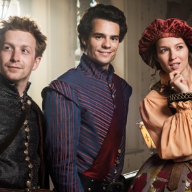 V pohádce Klíč svatého Petra musí trojice hlavních hrdinů v podání Filipa Březiny, Marka Kristiána Hochmana a Bereniky Kohoutové najít ztracený klíč, jinak skončí v pekle...