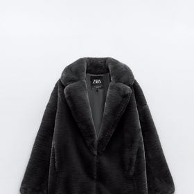 Umělý kožíšek Zara, 1 999 Kč