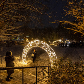 Instalace bude na Karlově náměstí k vidění až do Tří králů.