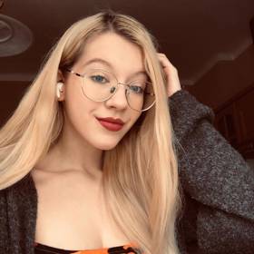 Lucie Maria Štouračová se nadále pohybuje v hereckém světě. 