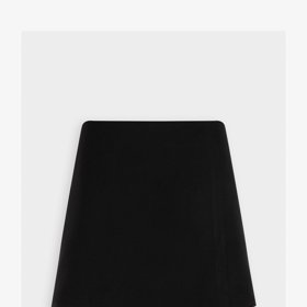 Delší překládaná sukně se šortkami, Only, 790 Kč.