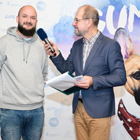 Jan Pokorný alias Pokáč má doma kočku. 