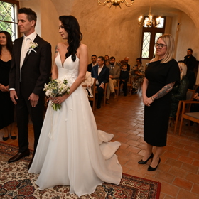 Svatební šaty na poslední chvíli měnila. 