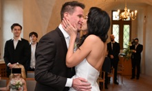 Agáta Hanychová dala Miroslavu Dopitovi první manželský polibek.