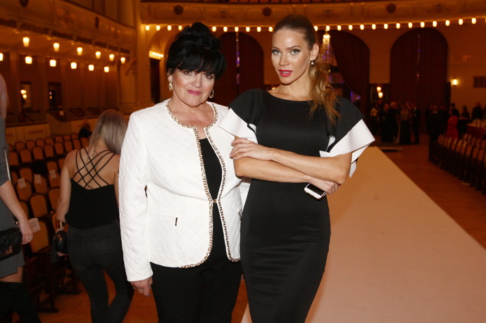 FOTO: Andrea Verešová s maminkou – stránka 448
