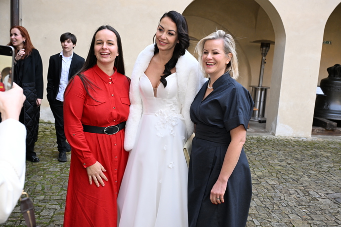 FOTO: Nevěsta Agáta Hanychová zářila štěstím. – stránka 1852