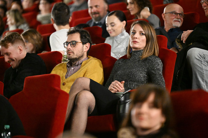 FOTO: Annin přítel zřejmě nebude z českého šoubyznysu. – stránka 144