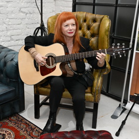 Dorazila i Barbora Štěpánová. 