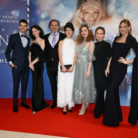 Slavnostní premiéru pohádky Perinbaba a dva světy si nenechala ujít řada hvězd.