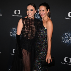 Svou odvahou s wet lookem okouzlila kadeřníka Honzu Kořínka herečka Veronika Khek Kubařová, vítězka StarDance 2019. 