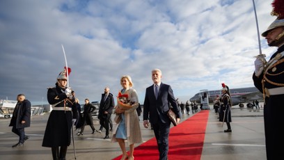FOTO: Eva Pavlová dostala květinu.