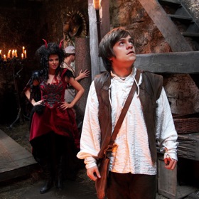 Peklo s princeznou: Princ Jeroným by se měl oženit s princeznou Anetou. Jenomže ta odmítá dostát předem domluvenému závazku.